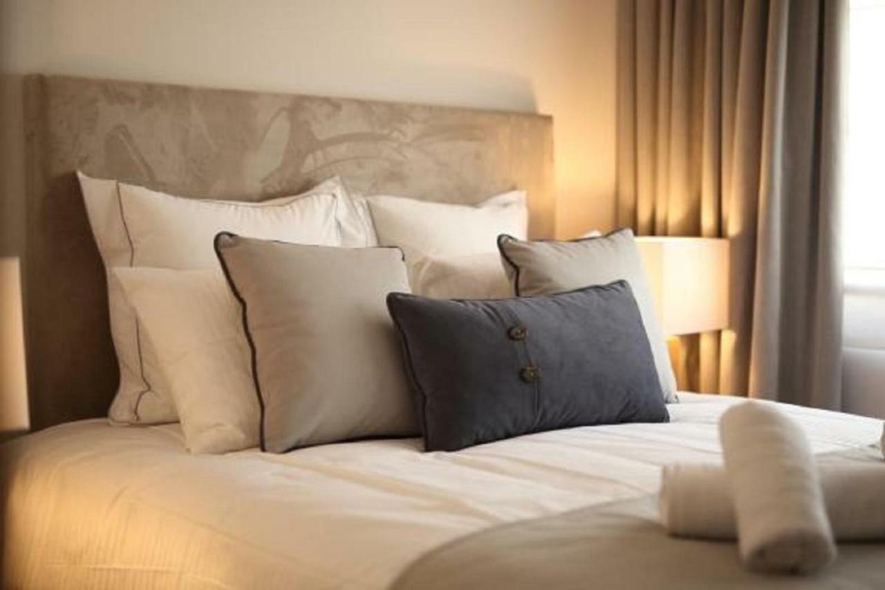Hektor Luxury Suite Atene Esterno foto